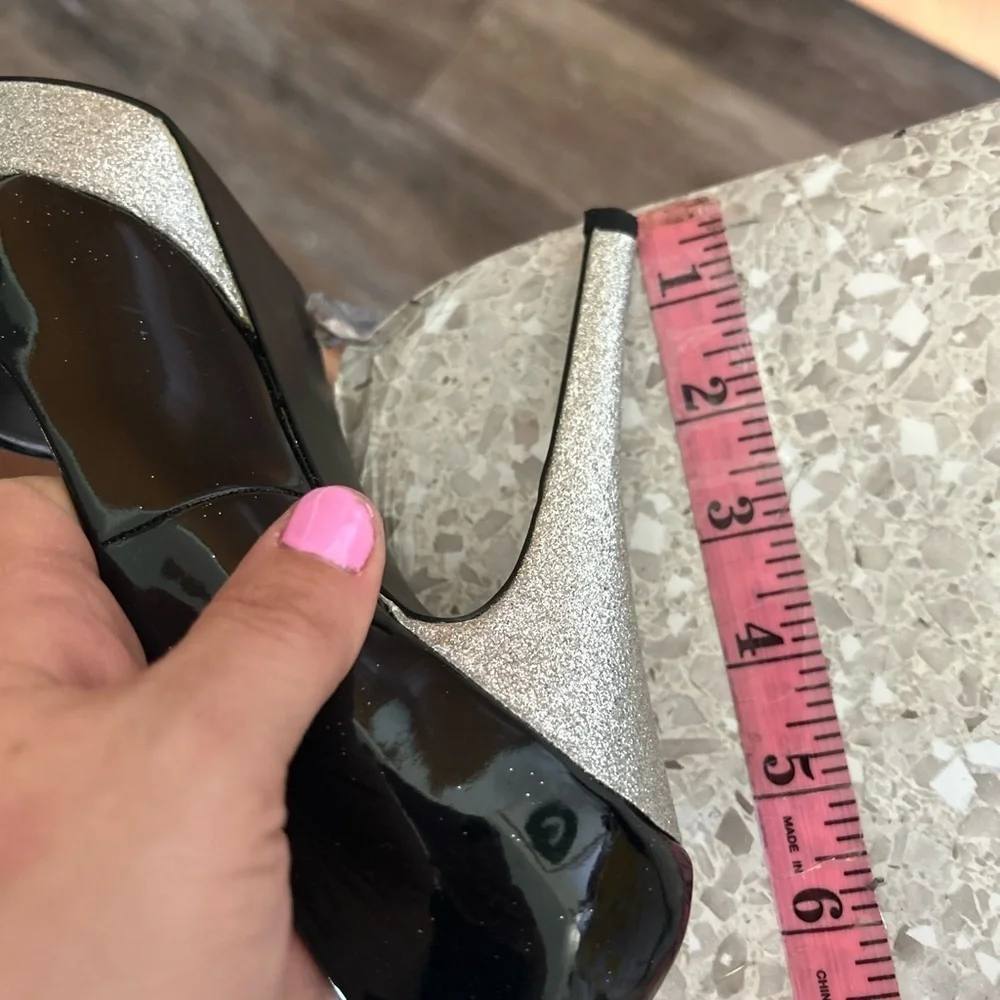 Guess Black and Silver Peep Toe HeelsSize 7